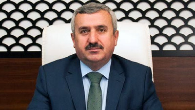 Baran’ın borçlarını afişlere yazın!